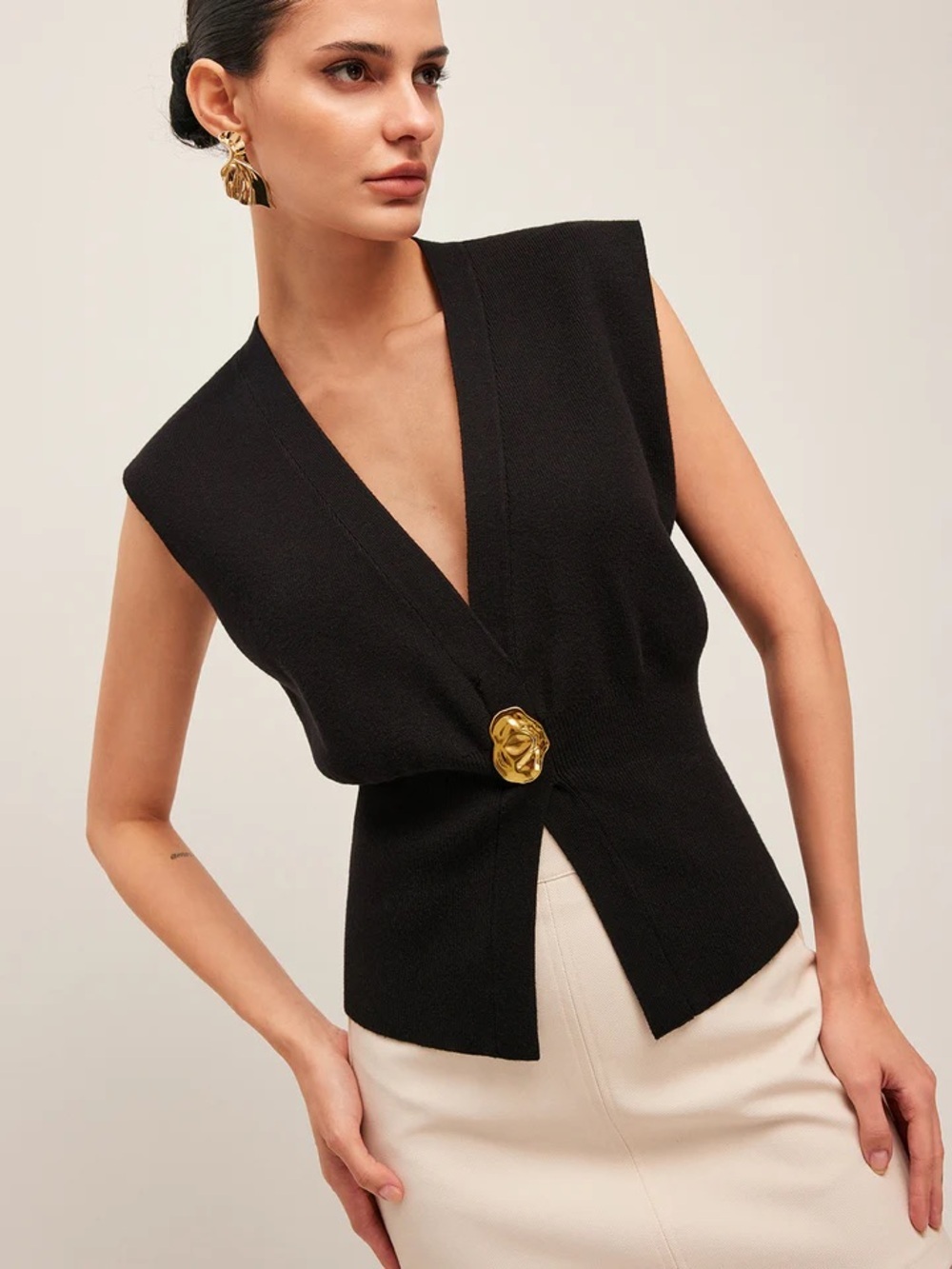 Commense Knit Top Button Detail - Picture 8 of 9